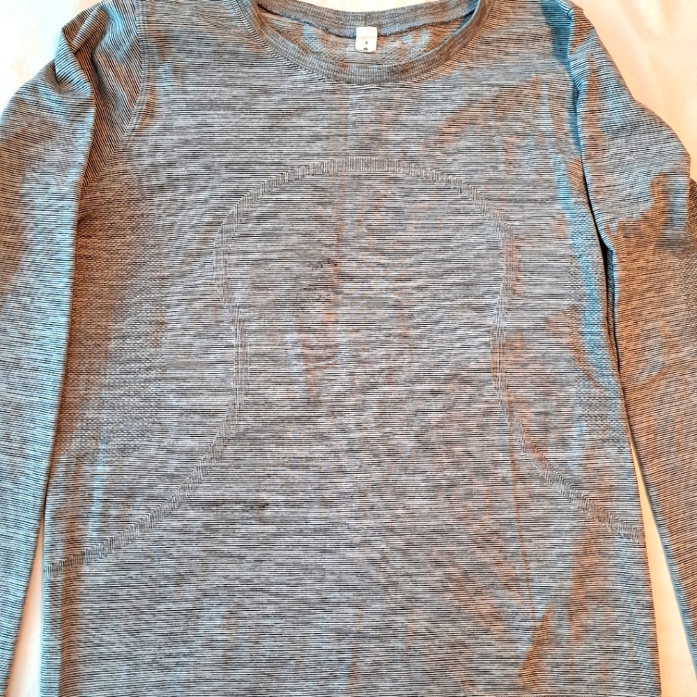 Lululemon athletica workout top